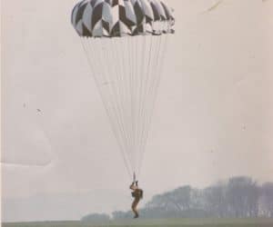 Rob Noble-Nesbitt landing a Skydriver 9 at Sunderland 1970
